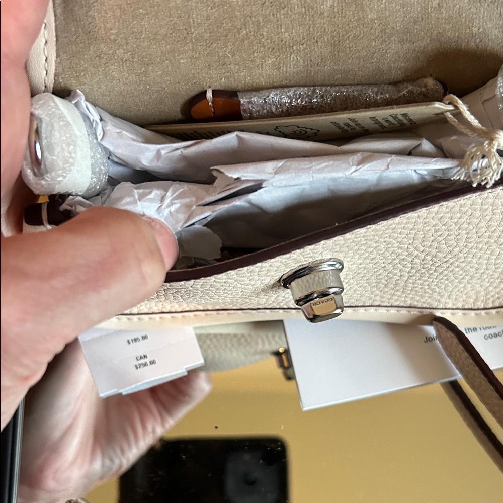 Coachtopia Ivory Leather Crossbody Bag - Picture 10 of 11